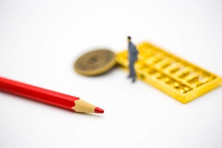 影响保险产品设计的市场因素有哪些？