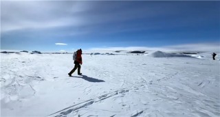 俞敏洪回应用员工血汗钱旅游：老板们也在拼命努力 我熬夜时间一定不比你少
