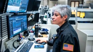 早盘：美股继续下滑 道指下跌逾300点