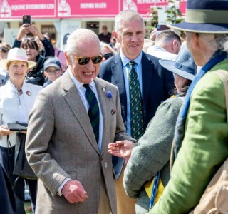 冷落特斯拉？外媒：英国国王购入莲花品牌电动汽车