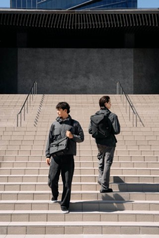 全新ROG神射手系列背包亮相：设计潮酷 收纳高效