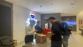 飞天茅台登陆i茅台第二日，门店提货消费者络绎不绝