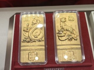 金价再涨，水贝商家眼见“买卖金条人数变多” 投资者关注近期还能不能上车？