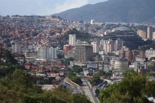 抓走马杜罗夫妇后，特朗普要如何“接管”委内瑞拉？