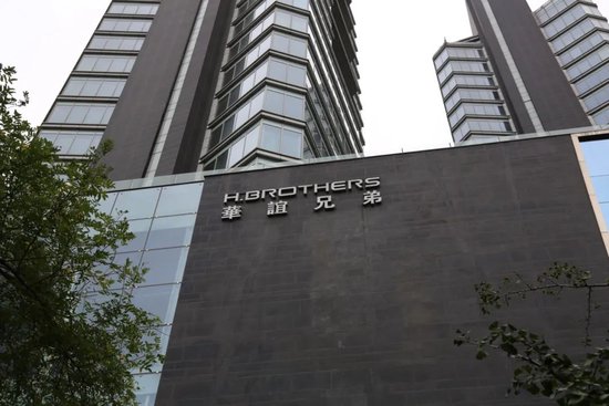 “华谊千金”低调被求婚背后，王家股权暗战已箭在弦上！  第11张