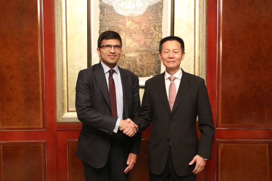 证监会主席吴清会见英国金融行为监管局首席执行官亚迪  第1张