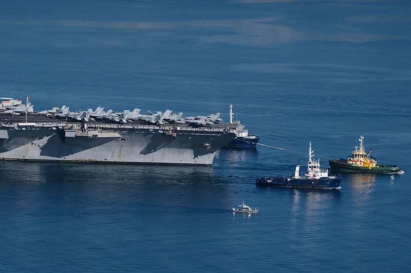 美军最大航母“福特”号，一场火烧了超30小时  第1张